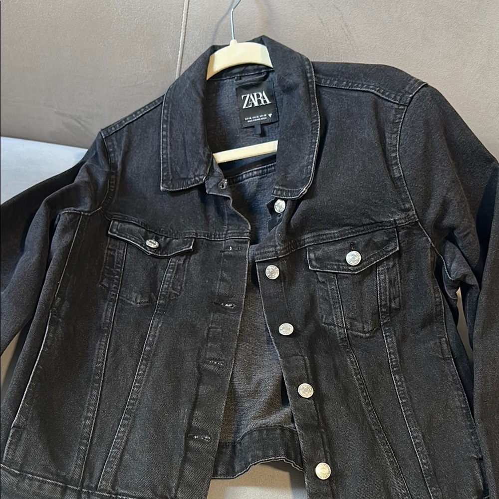 Zara Black Jean Jacket Classic Denim Style